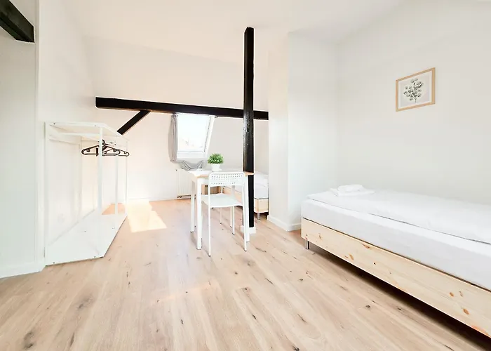 Tolstov - 6 - 15 Min Zur Messe Dus Düsseldorf