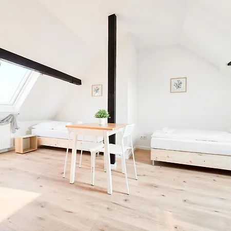 Tolstov - 6 - 15 Min Zur Messe Dus Apartamento *