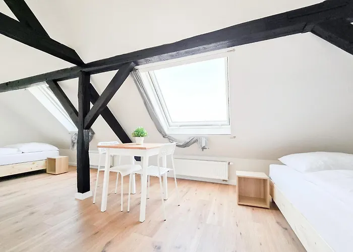 Apartamento Tolstov - 6 - 15 Min Zur Messe Dus